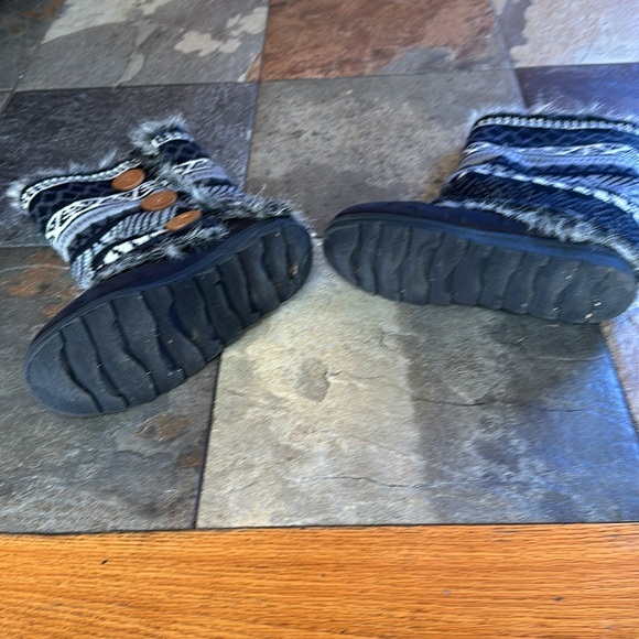 Muk Luks women’s size 6 boot with removable outer layer - Picture 5 of 5